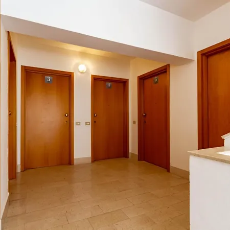 Trieste Trilo 1 - Myho Casa アパート アルバ・アドリアティカ